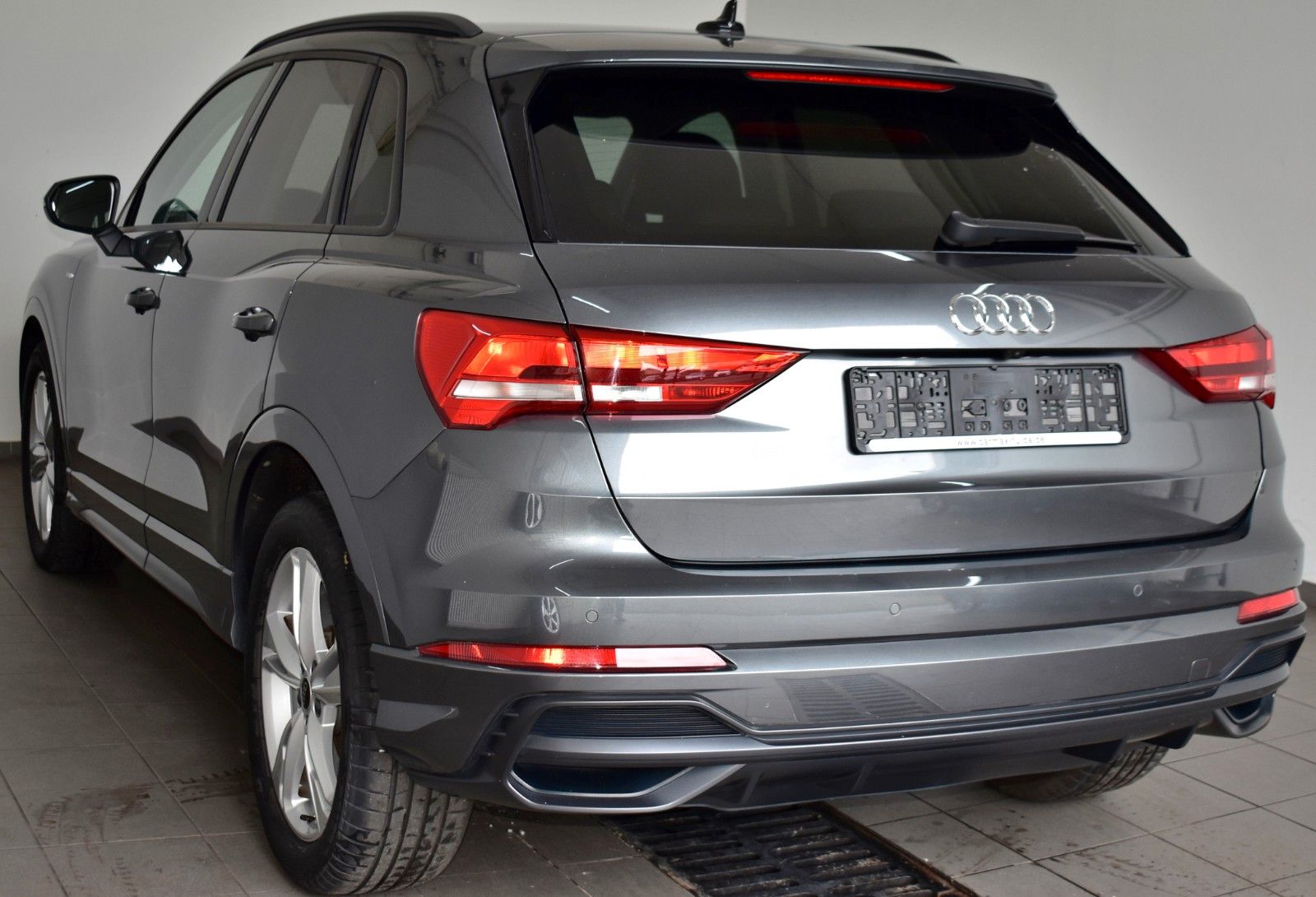 Fahrzeugabbildung Audi Q3 35 TDI S line Leder,Navi,LED,PDC,Kamera 360°