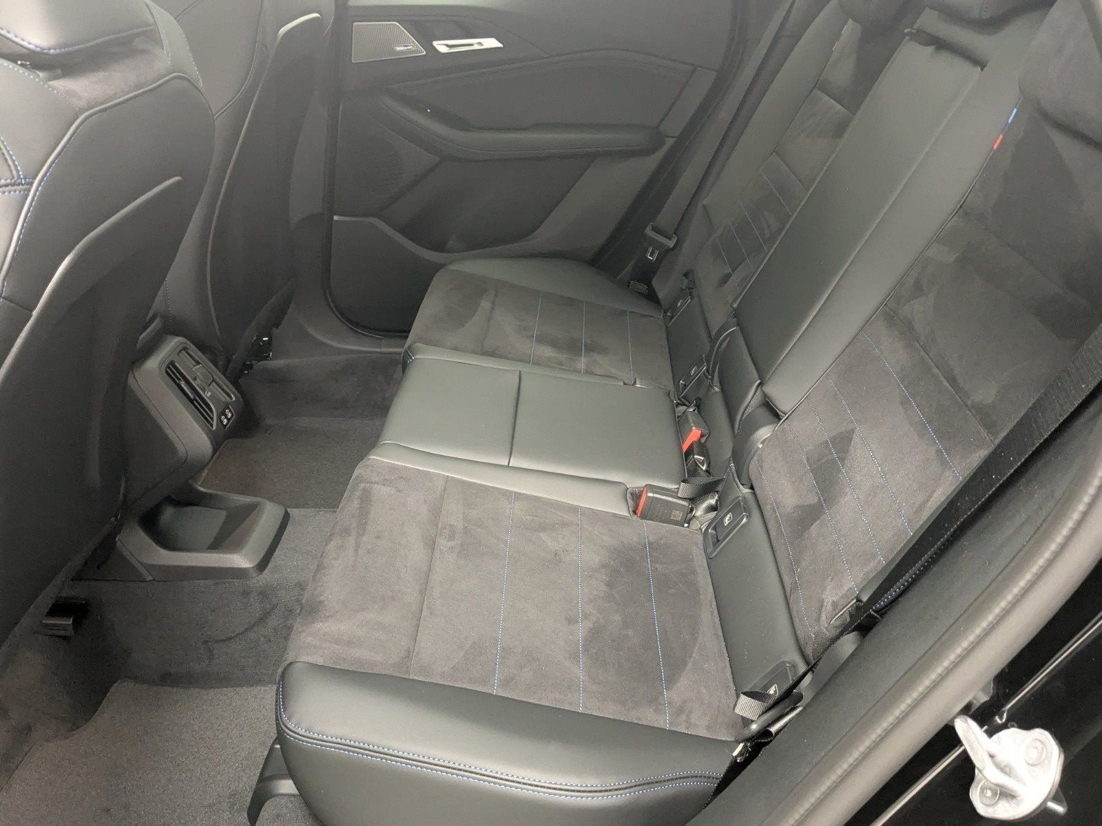 BMW 218 Active Tourer - Bild 12