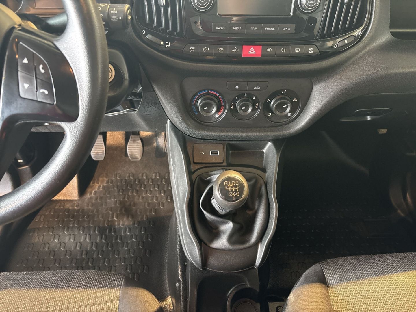Fahrzeugabbildung Fiat Doblo SX Maxi Kasten DAB Tel.-Vorb. Berganfahras