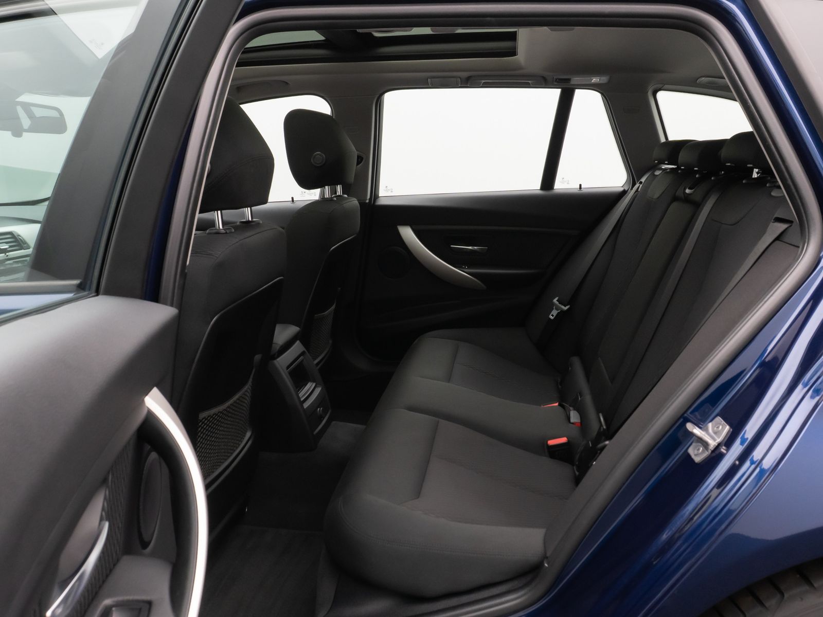 Fahrzeugabbildung BMW 320d xD Advantage Panorama Lordos AHK PDChint.