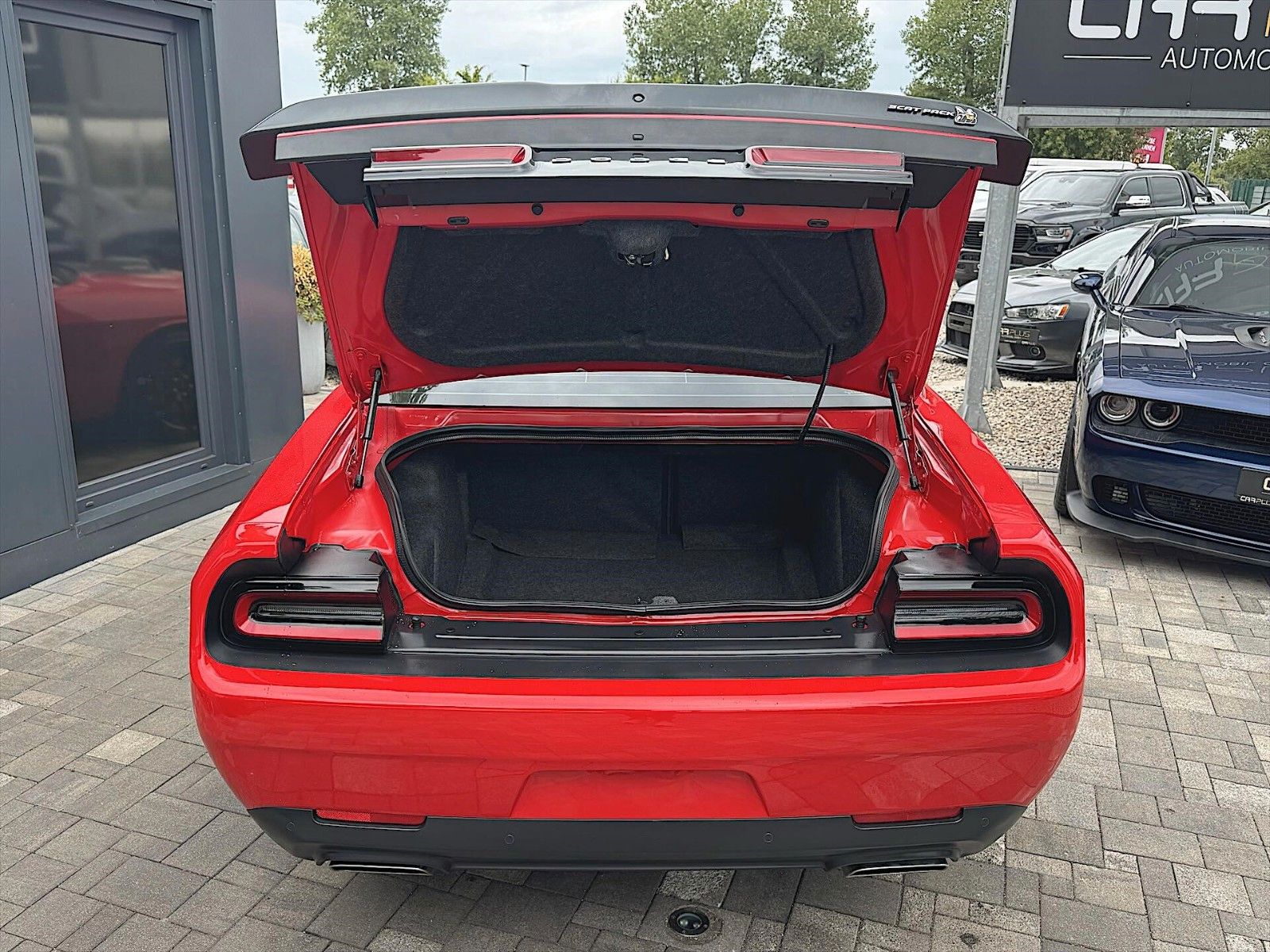 Fahrzeugabbildung Dodge Challenger 6.4 V8 SRT 392 SCAT PACK SHAKER R/T