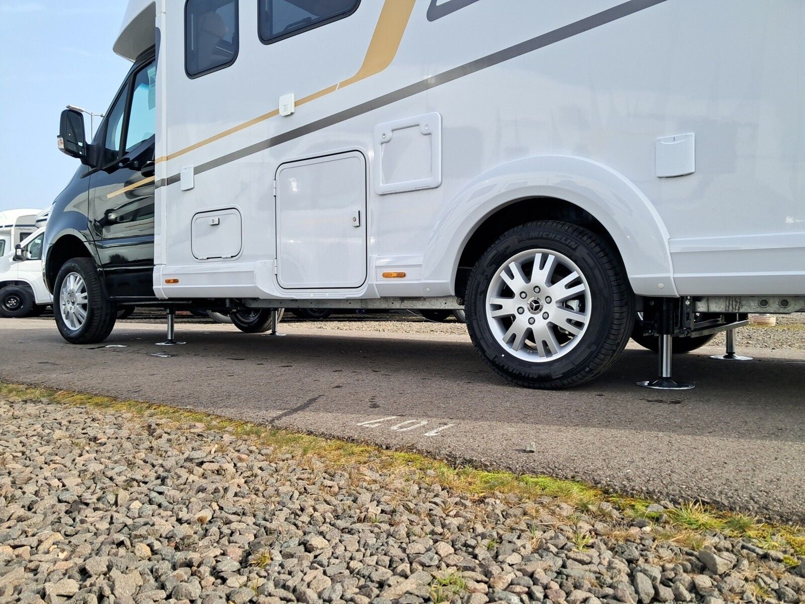 Fahrzeugabbildung Eura Mobil Profila T PT726EF Hubstützen,SAT,Solar,Lithium