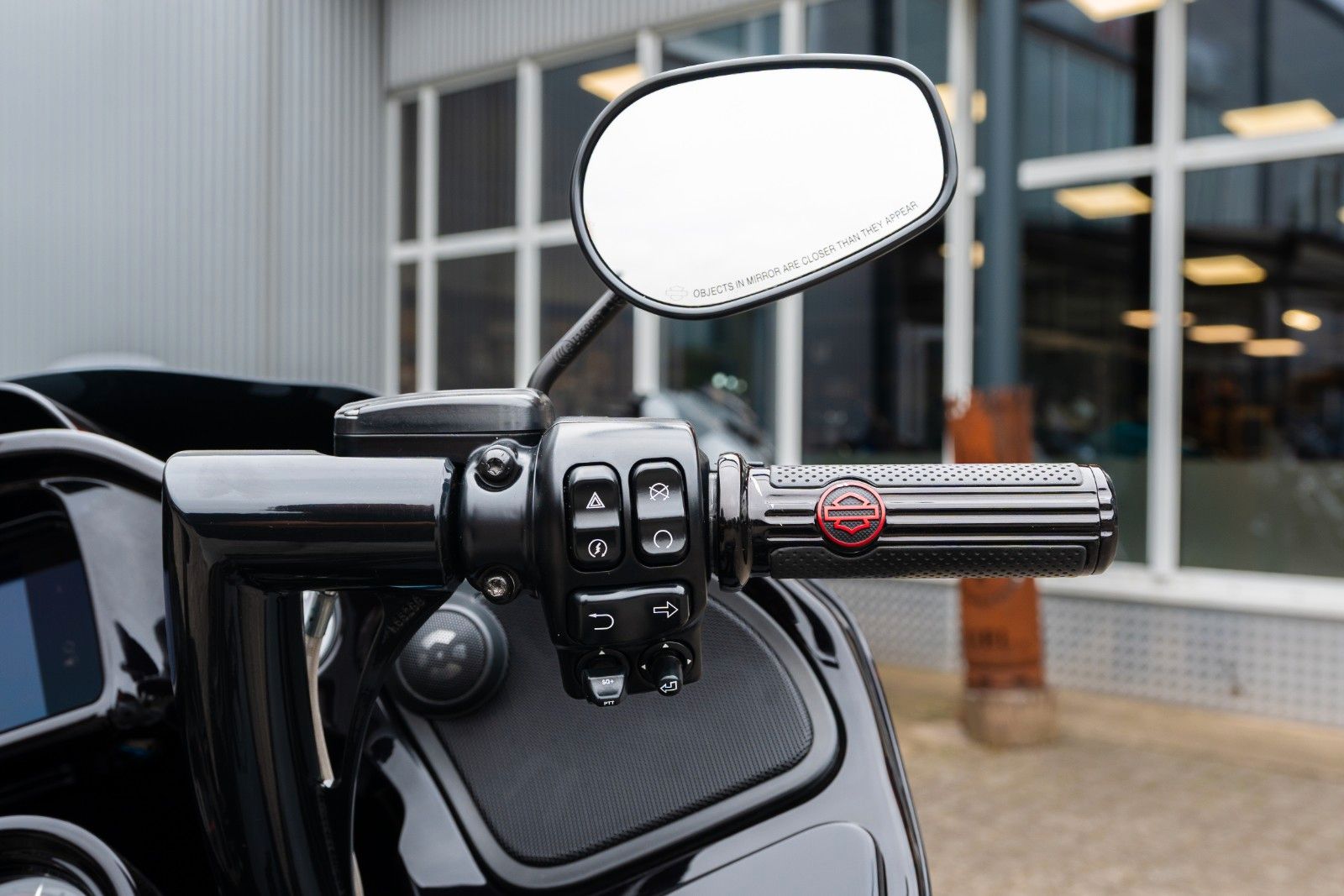 Fahrzeugabbildung Harley-Davidson CVO ROAD GLIDE 117 FLTRXSE 131 CUI SE Öhlins