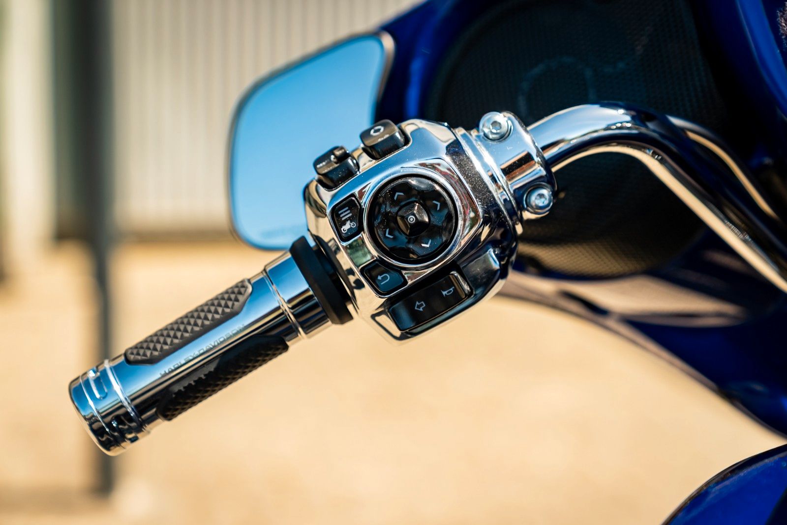 Fahrzeugabbildung Harley-Davidson CVO Street Glide FLHXSE 121 CUI MY25