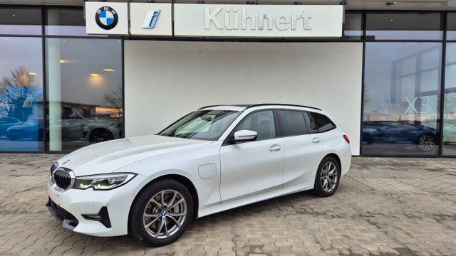 BMW 330e xDrive touring Sport-L./AHK/Pano-D./LED/HUD