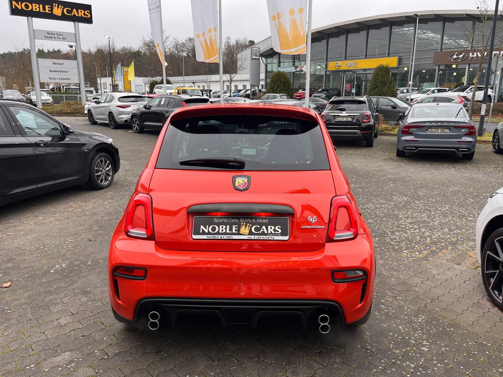 Fahrzeugabbildung Abarth 695 Autom. Beats Navi Carplay PDC
