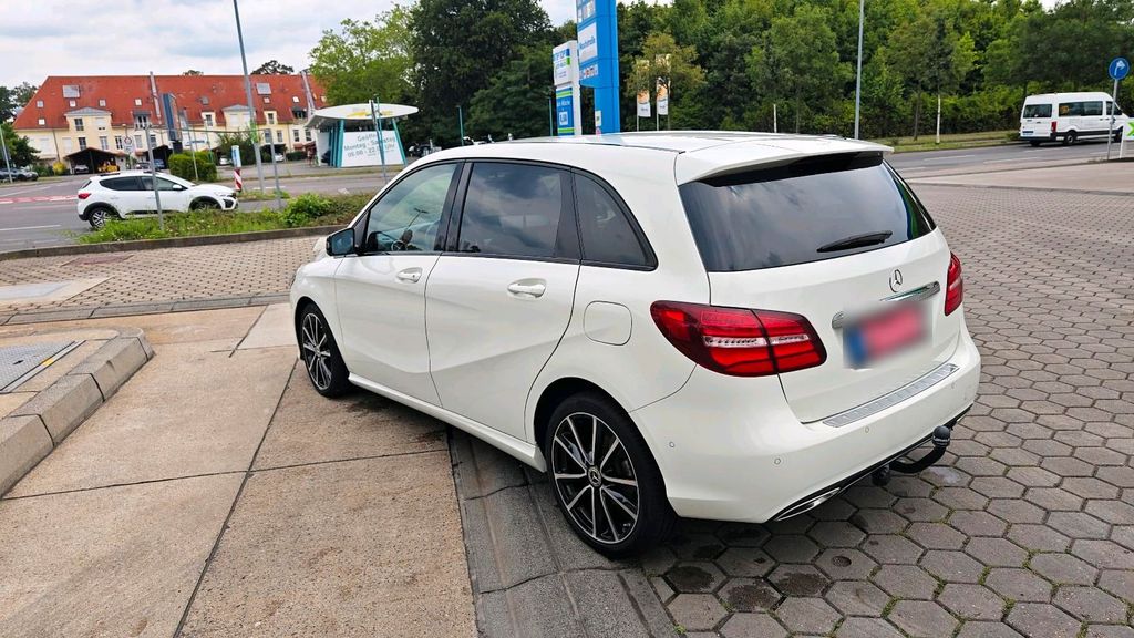 Image of Mercedes-Benz B 200