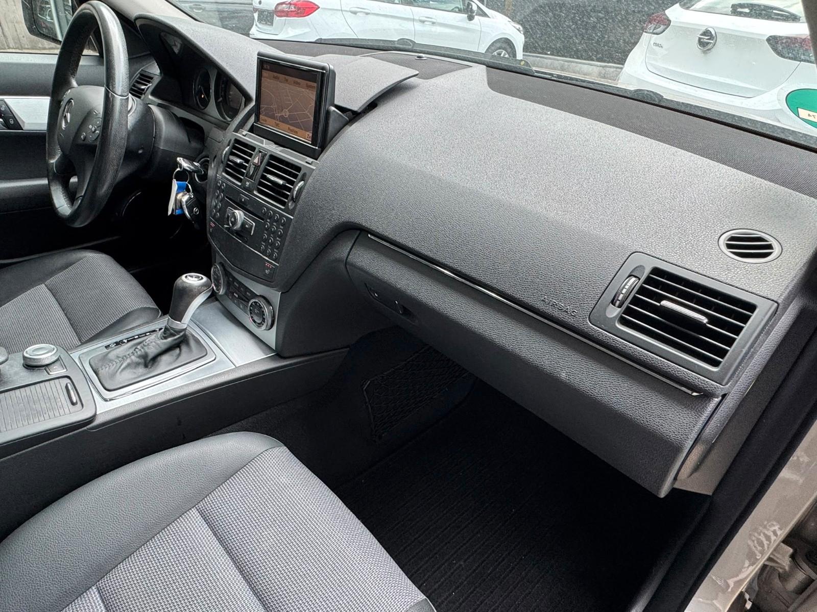 Mercedes-Benz C 280 Automatik/Leder/Navi/Xenon/19Zoll/2.Hd