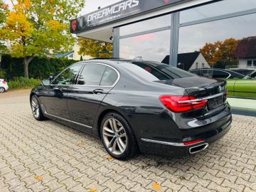 BMW 750 - 5
