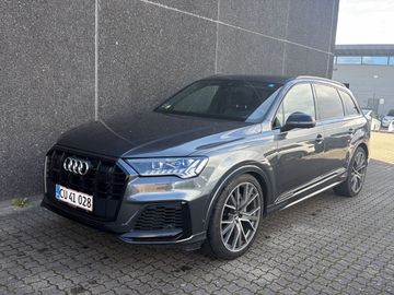 Audi Q7 - 1