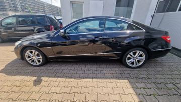 Mercedes E 220 - 4