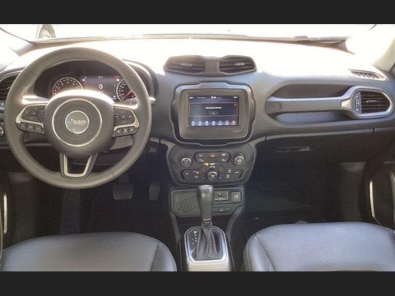 Jeep Renegade 1.3 T4 DDCT 150cv Limited imagem 3