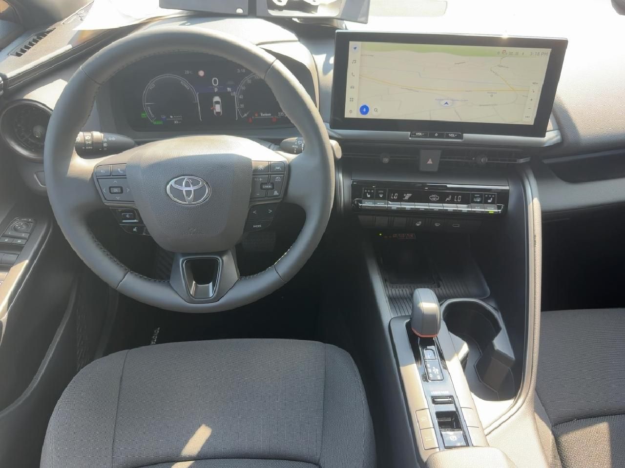 Fahrzeugabbildung Toyota C-HR Plug-In Hybrid FWD 2,0 Teamplayer
