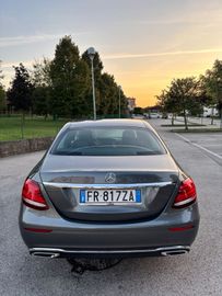 Mercedes E 200 - 11
