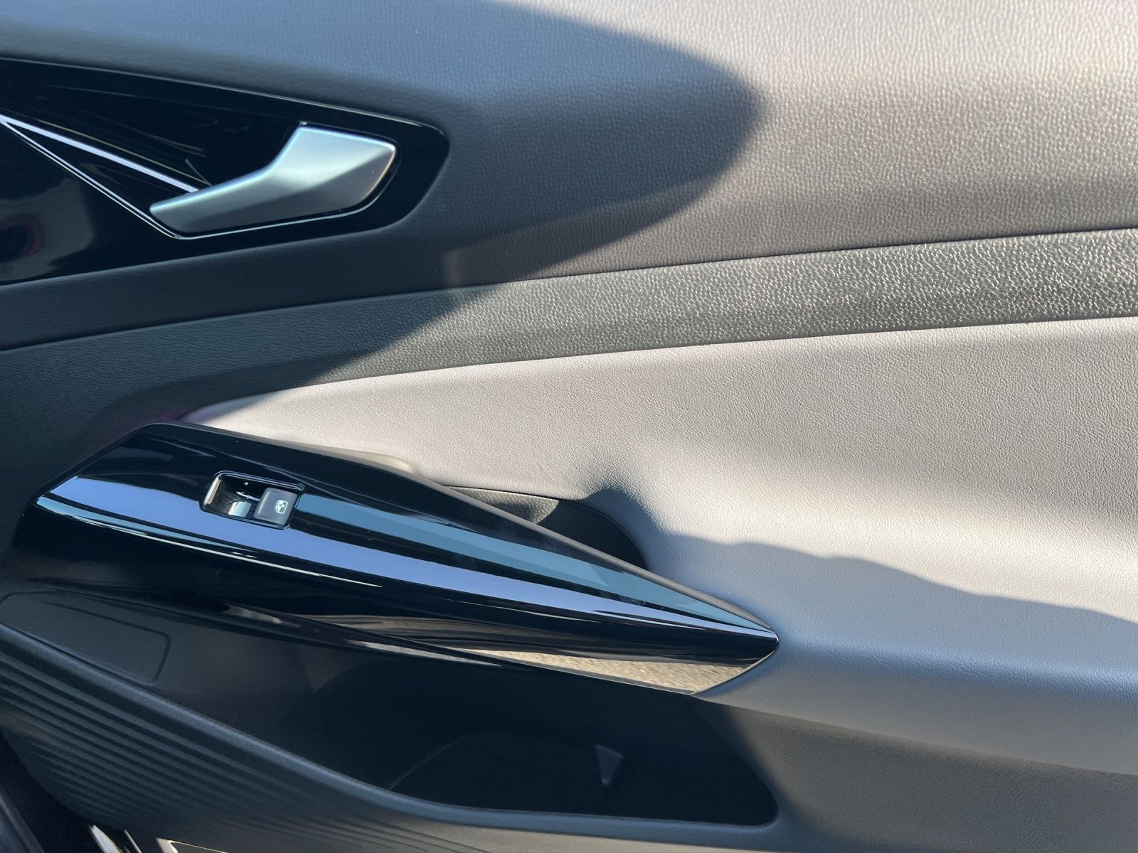 ID.4 Pure Performance*IQ.Light*ACC*RearView*Navi