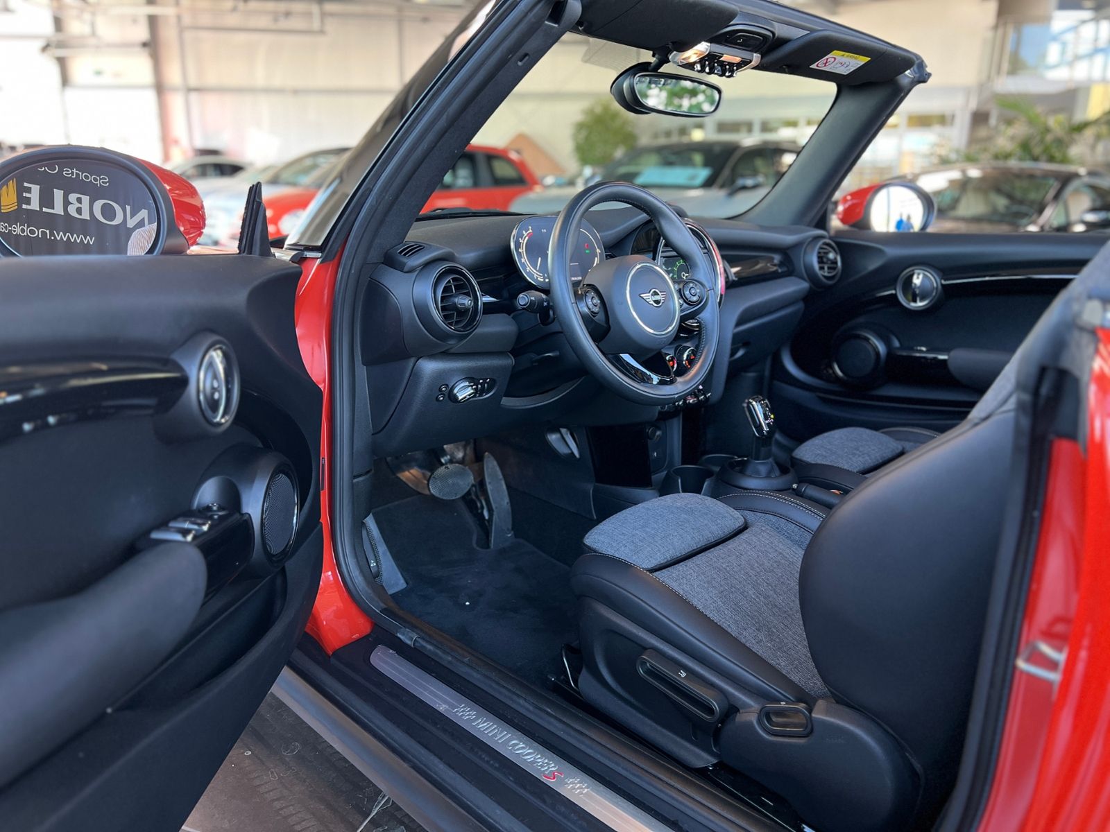 Fahrzeugabbildung MINI Cooper S Cabrio Chili LED NAV RFK SHZ ALU