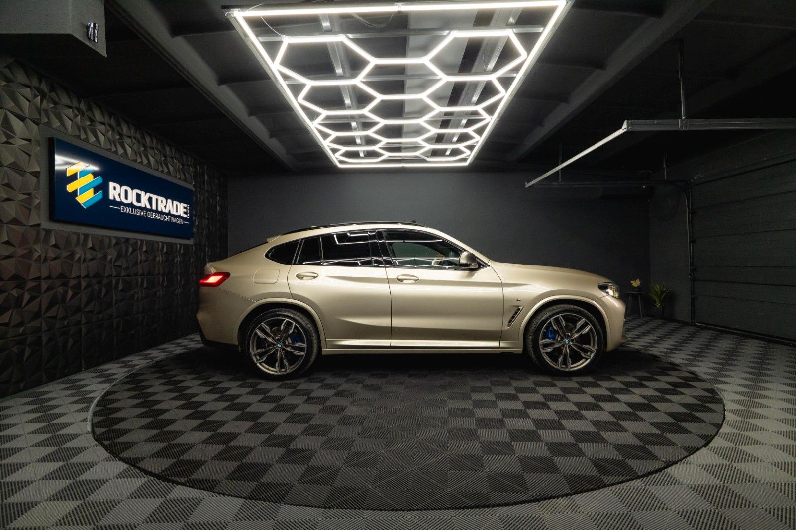 Fahrzeugabbildung BMW X4 M40i M Performance Shadow Line | Pano | LED