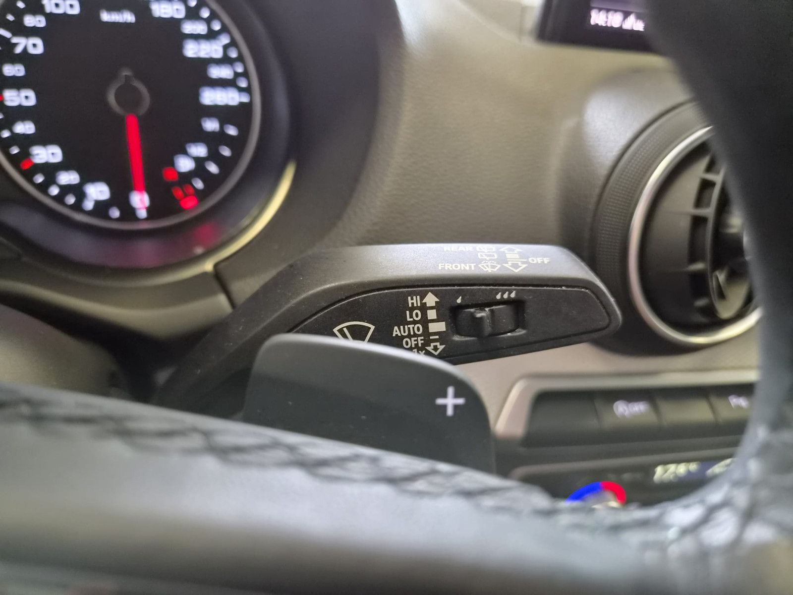 Fahrzeugabbildung Audi Q2 35 TFSI advanced / LED / NAVI / KAMERA