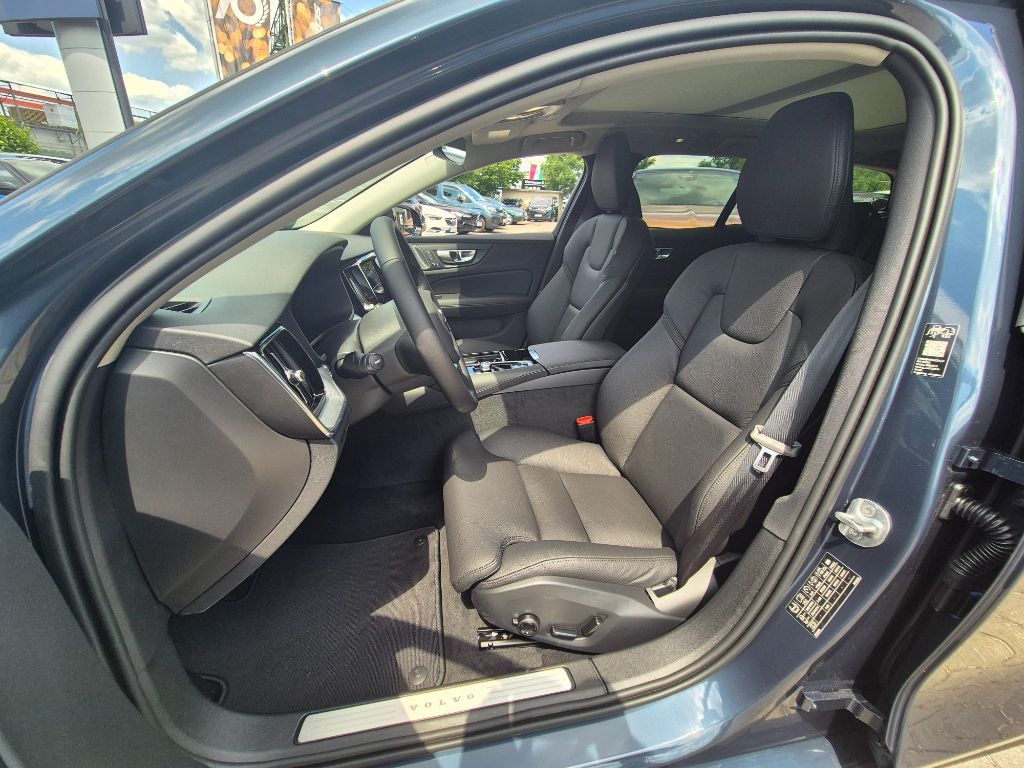Fahrzeugabbildung Volvo V60 T6 AWD Plus Dark+Lagom-Pak+Licht-Pak+SOFORT