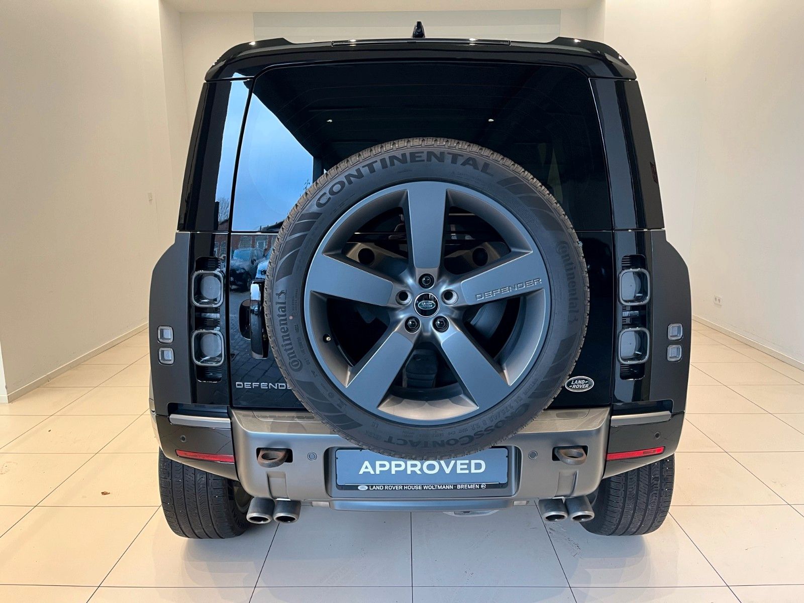Fahrzeugabbildung Land Rover Defender 110 P525 V8 Carpathian Edition 22" Rad