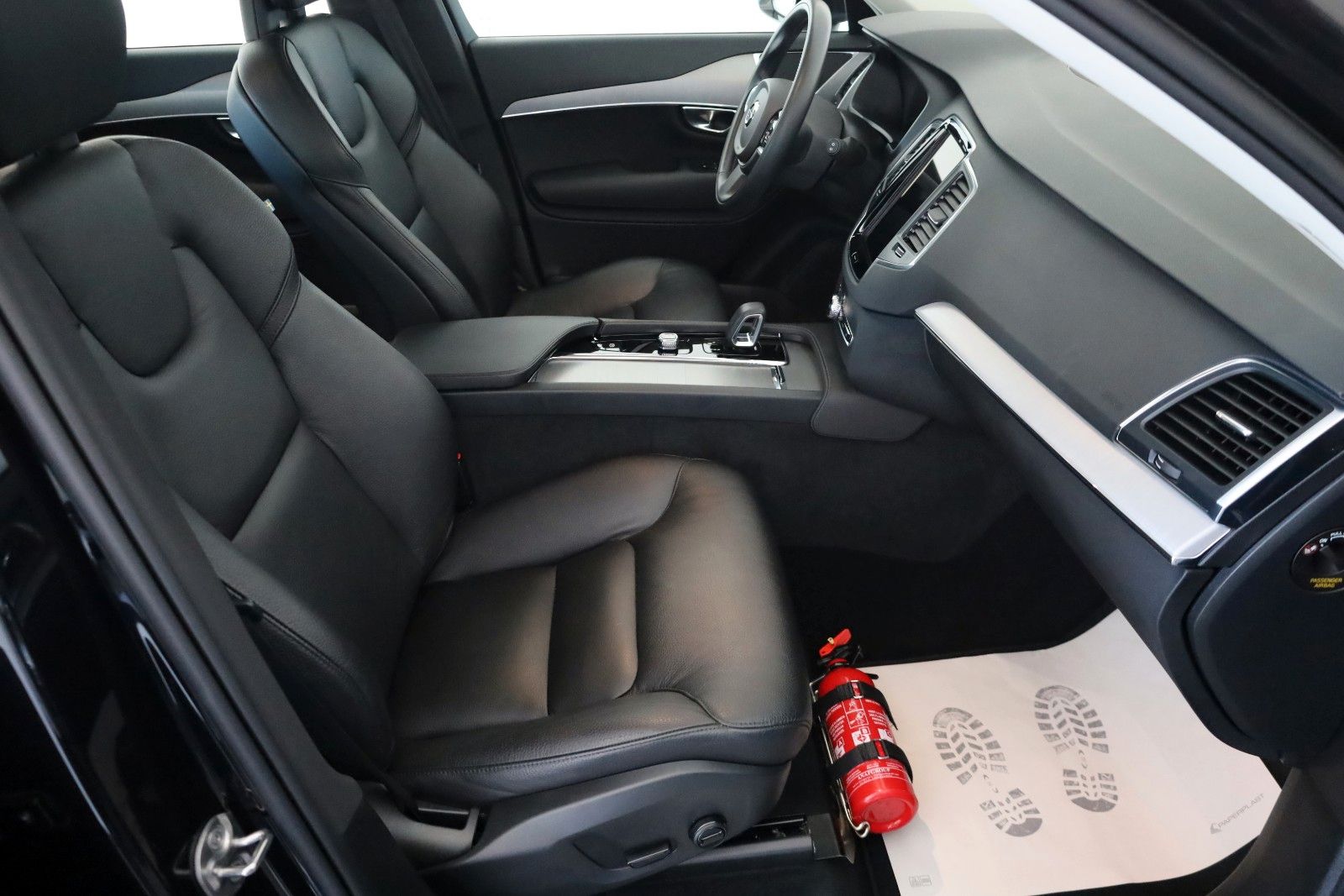 Fahrzeugabbildung Volvo XC90 AWD Momentum Pro 7Si.,Leder,Navi,LED,ACC,SH