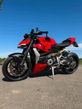 Ducati Streetfighter V2 - DUCATI ST2