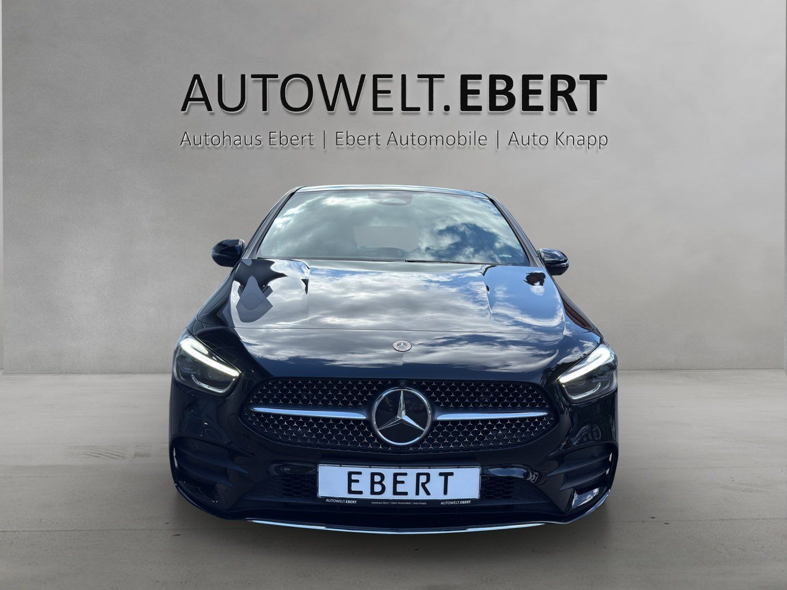 Fahrzeugabbildung Mercedes-Benz B 220 4M AMG Premi+ AHK Memo MLED Pano HUD KeyGo