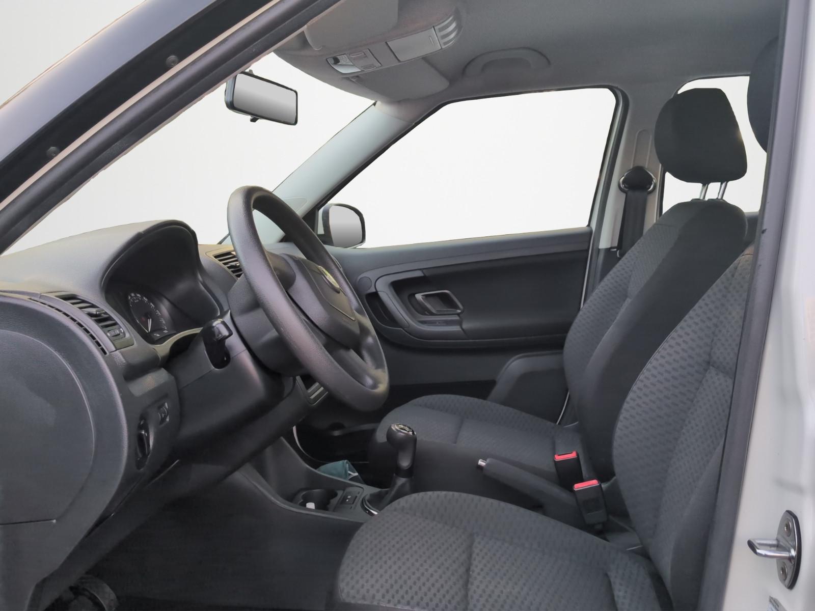 Skoda Fabia 2011 — photo 10