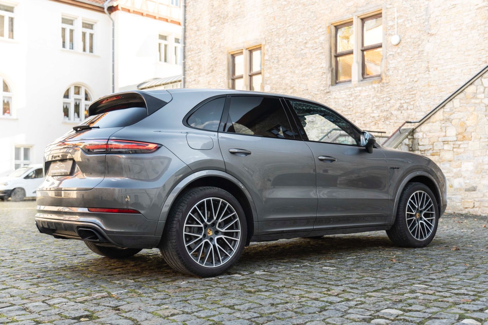 Fahrzeugabbildung Porsche Cayenne E-Hybrid  SPORT CHRONO BOSE LED  360°