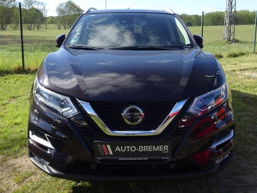 Fahrzeugabbildung Nissan Qashqai 1,3 DIG-T Tekna BFS Navi RFK