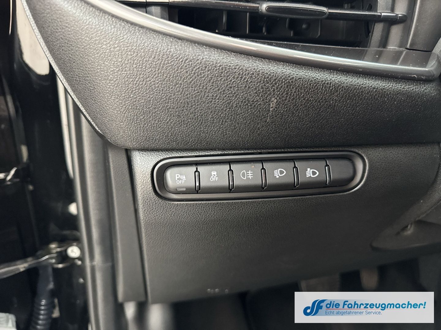 Fahrzeugabbildung Fiat 500 e Navi Soundsystem Apple CarPlay Android Au