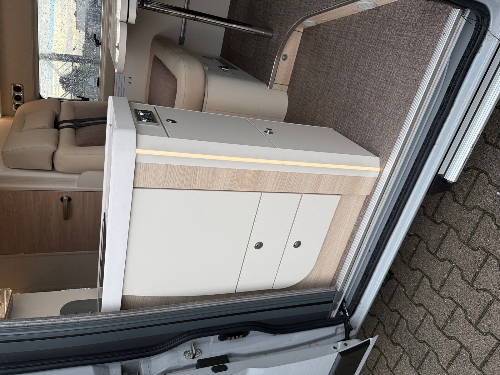 Fahrzeugabbildung Eura Mobil Van V 635 HB 6KW Heizung, Radio DAB, RFK