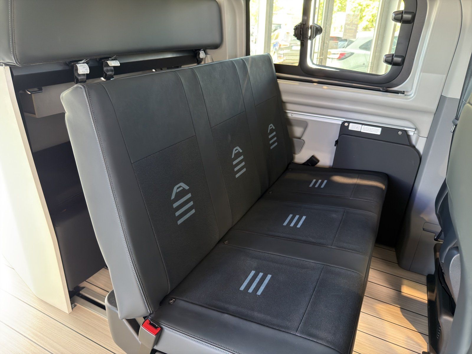 Fahrzeugabbildung Ford Nugget Camper 40 Jahre Edition Sofort Verfügbar