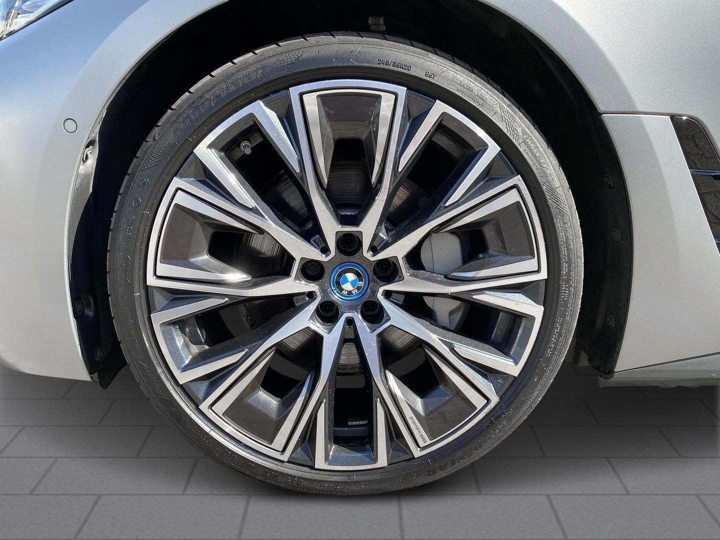 BMW i4 eDrive35 Gran Coupe M Sport HUD AHK Leder Mem foto 6