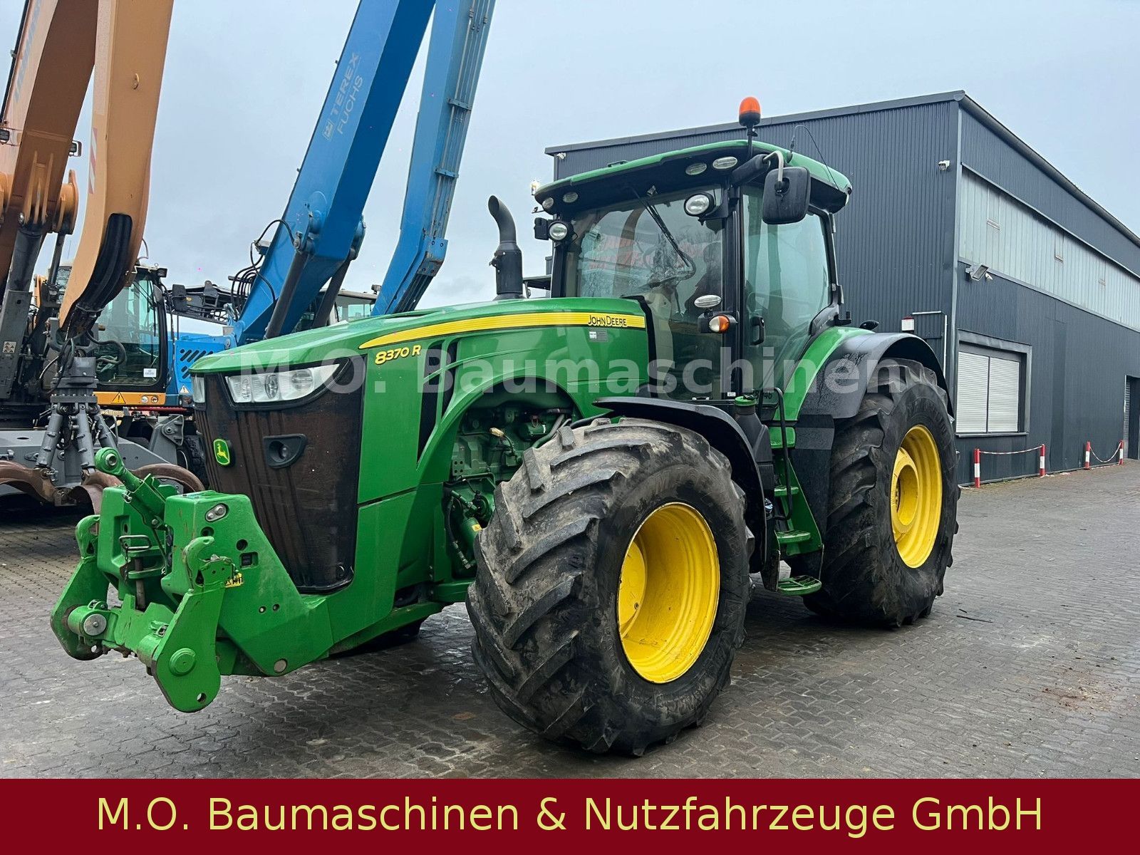 Fahrzeugabbildung John Deere 8370 R