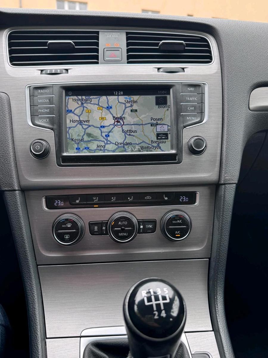 Volkswagen Golf 2015 — photo 10
