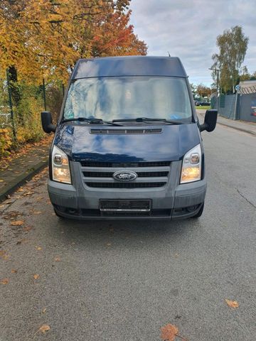 Ford Transit/Tourneo mit rollstuhlrampe