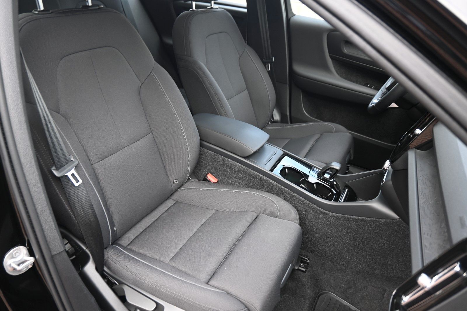 Fahrzeugabbildung Volvo C40 Plus BEV Twin Motor AWD*Pano*20 Zoll*STHZG*