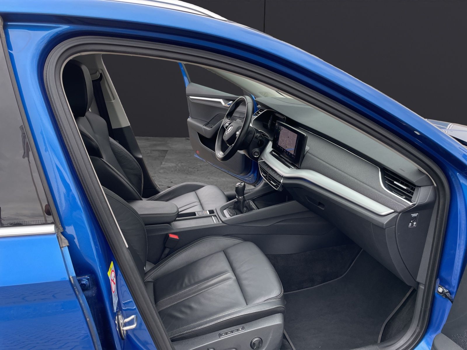 Fahrzeugabbildung SKODA Octavia Combi TSI Style Matrix Navi Pano HUD Led