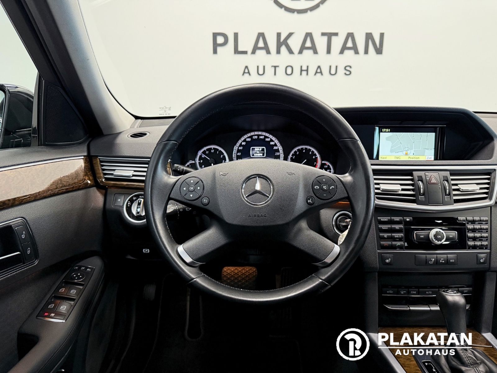 Fahrzeugabbildung Mercedes-Benz E 200 T-Modell Abst-Tempomat Navi MB-Service