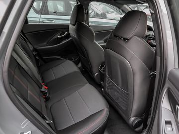 Hyundai i30 1.5 Spurhalteassi. Tempomat Totwinkelassi.
