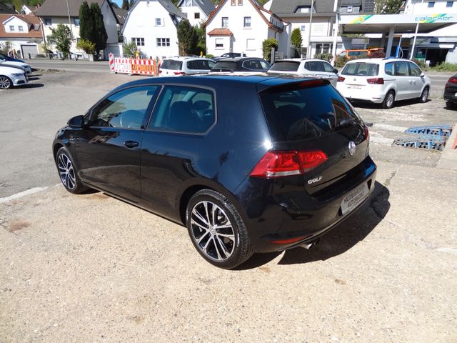 Fahrzeugabbildung Volkswagen Golf VII Lim. Lounge/1.Hd/38TKM/Xenon/PDC/