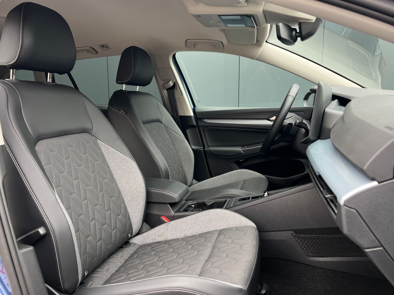 Fahrzeugabbildung Volkswagen Golf VIII Variant GOAL 2.0 TDI DSG *AHK, LED, "P