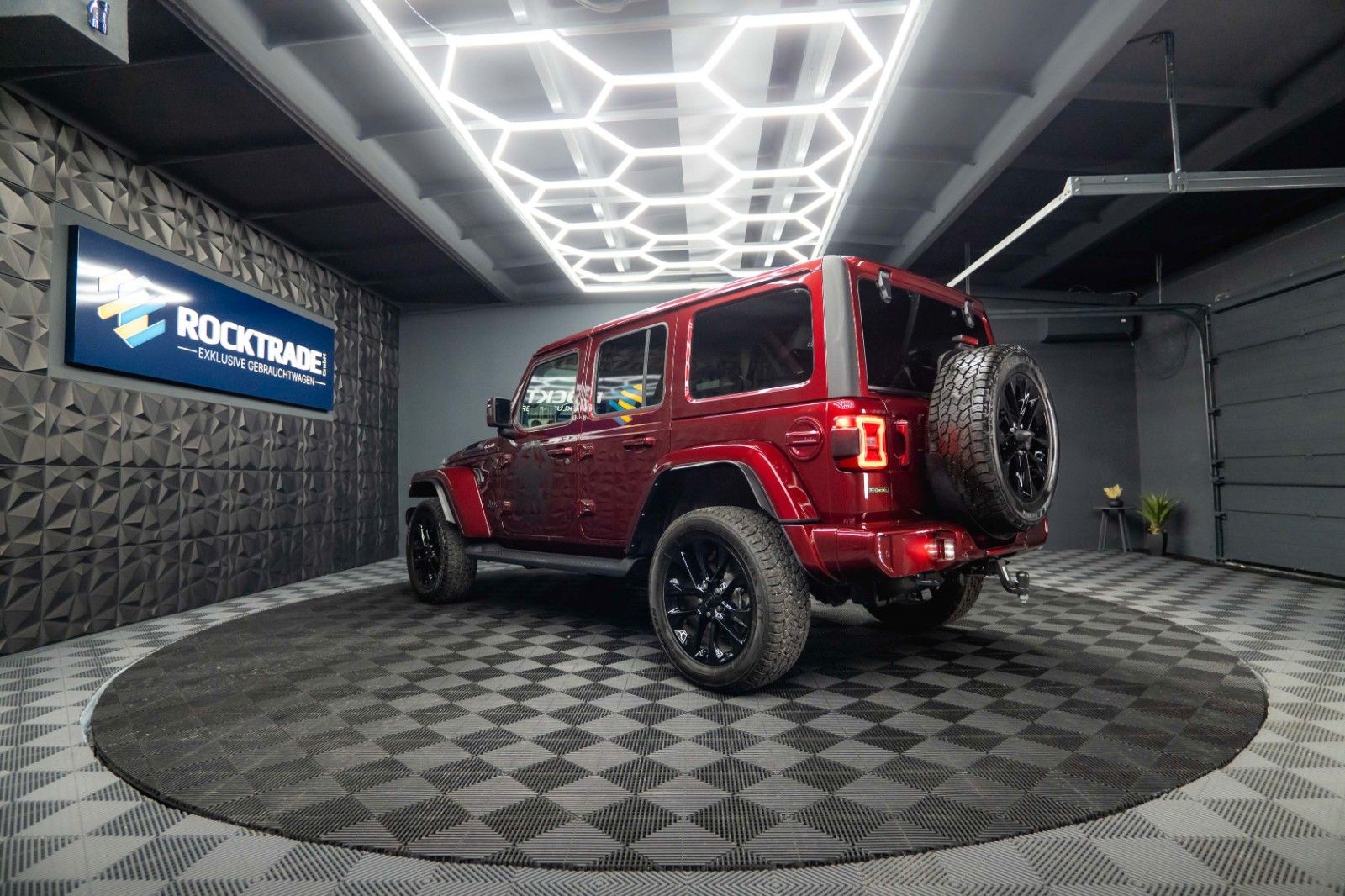 Fahrzeugabbildung Jeep Wrangler 3.0L EcoDiesel Unlimited Sahara 4x4 ACC