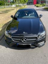 Mercedes-Benz E 200 4MATIC Autom. - - mit Hybrid-Antrieb: Coupe, Schwarz, Panorama-Dach