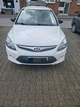 Hyundai hyundai i30 - Hyundai i30 aus 2012 mit Diesel-Antrieb: Kombi