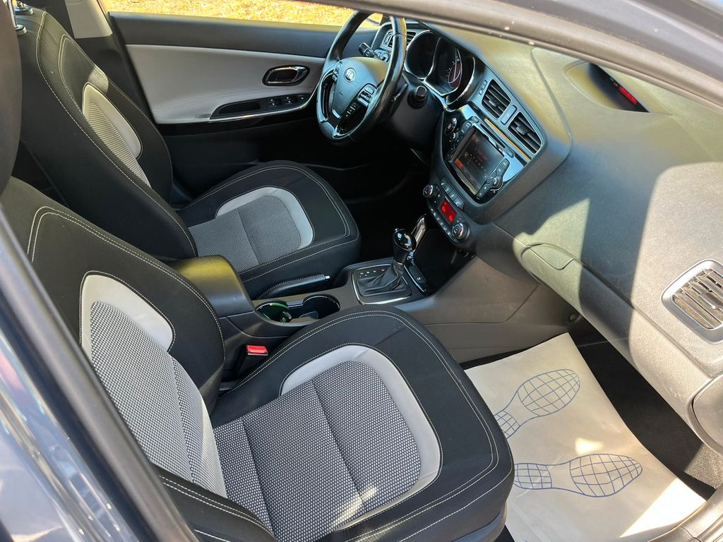 KIA cee'd SW 1.6 CRDi 128 Spirit Autom. - Bild 9