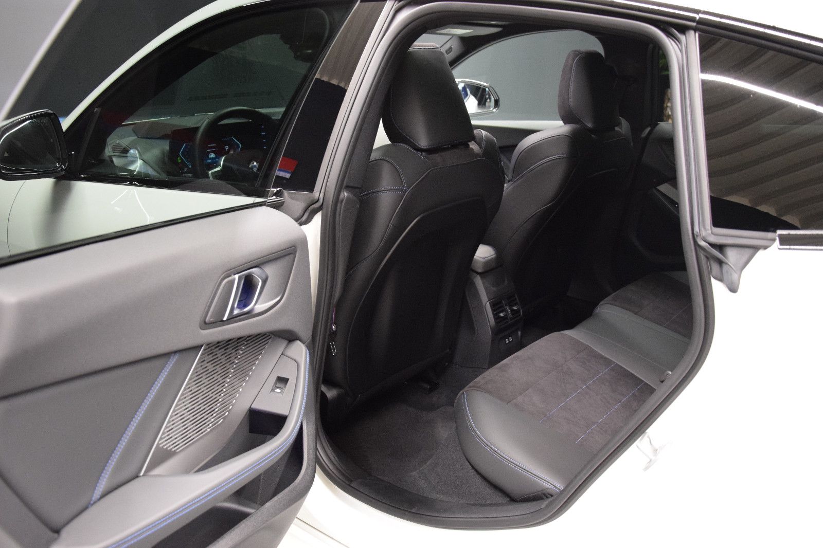 Fahrzeugabbildung BMW 220d 2 Gran Coupé M-Sport-Pro Pano HuD Massage