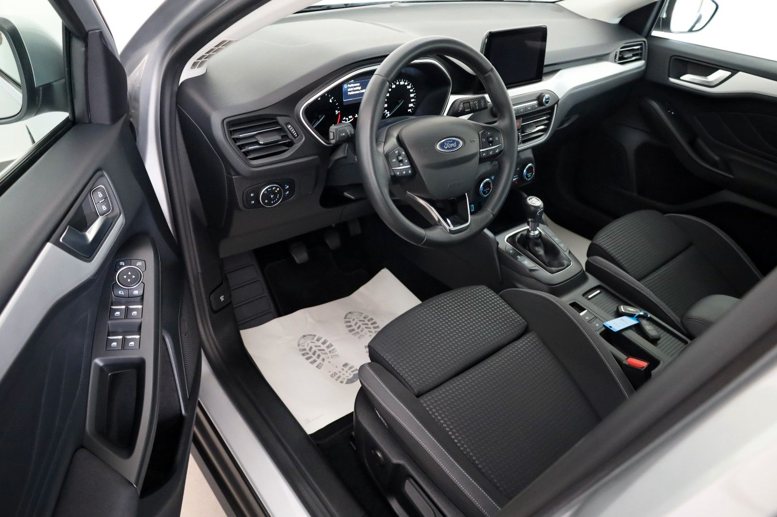 Fahrzeugabbildung Ford Focus Turnier Cool & Connect Navi,LED,Kamera,SH