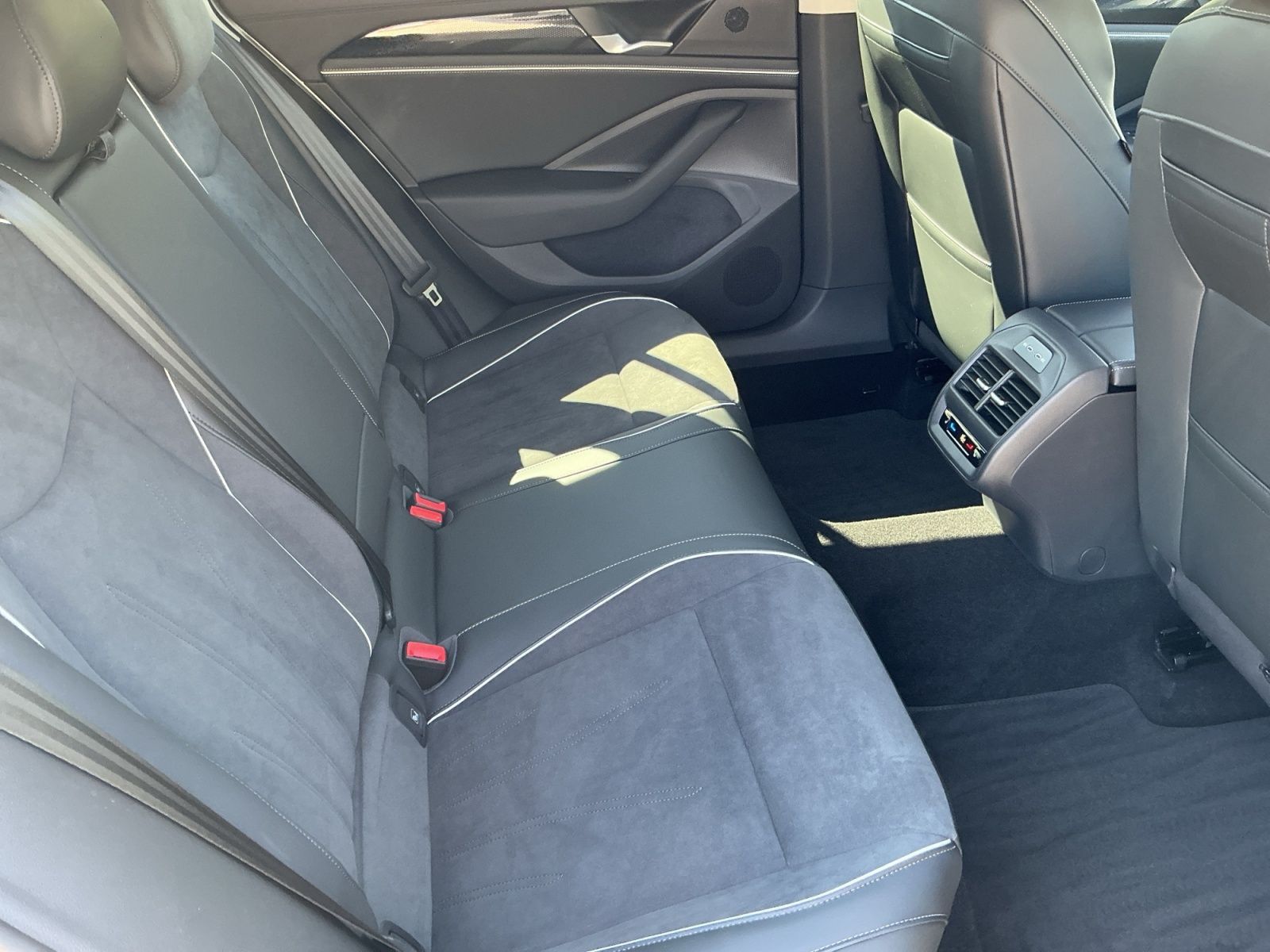 Volkswagen Passat Variant - Bild 16